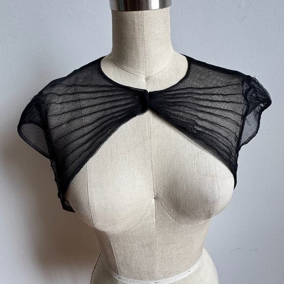 MONIQUE LHUILLIER Black Mesh Pleated Bolero - Picture 2 of 12